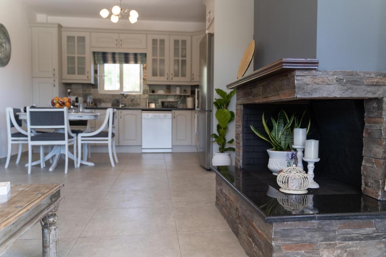 Mavrovouni Apartment ฟีนีคุนตา ภายนอก รูปภาพ